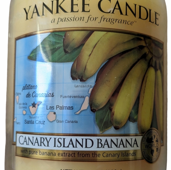 - RARE DISCONTINUED Canary Island Banana candle.  Very nice scent ! - Picture 4 of 6